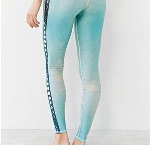 Teeki blue moon yoga pants size S